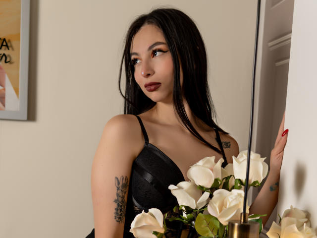 CamilleRios - Live Sex Cam - 27931694