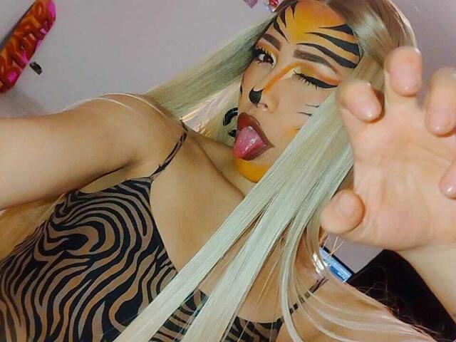 HolisticAmbrita - Live porn &amp; sex cam - 27934421