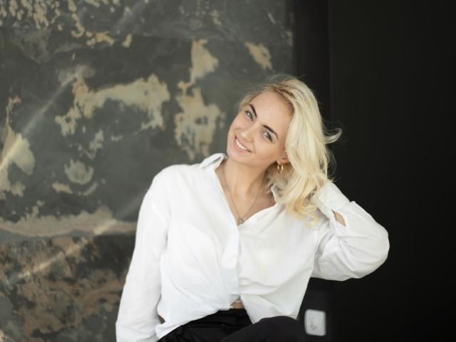 GlariyaHot - Élő pornó és szexkamera - 27936524