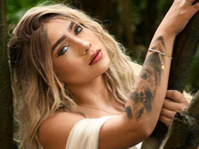 VictoriiaGrey - Live Sex Cam - 27937148