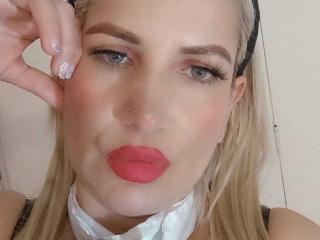 GiuliaAddams - Live porn &amp; sex cam - 27939317
