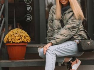 GlariyaHot - Élő pornó és szexkamera - 27944777