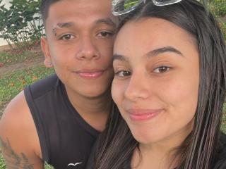 PrettyHotCouple69 - Live Sex Cam - 27946814