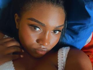 LoveeBonyyJuices - Live porn &amp; sex cam - 27952466