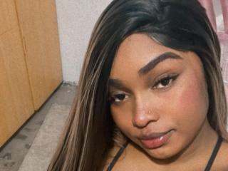 LoveeBonyyJuices - Live porn &amp; sex cam - 27952469