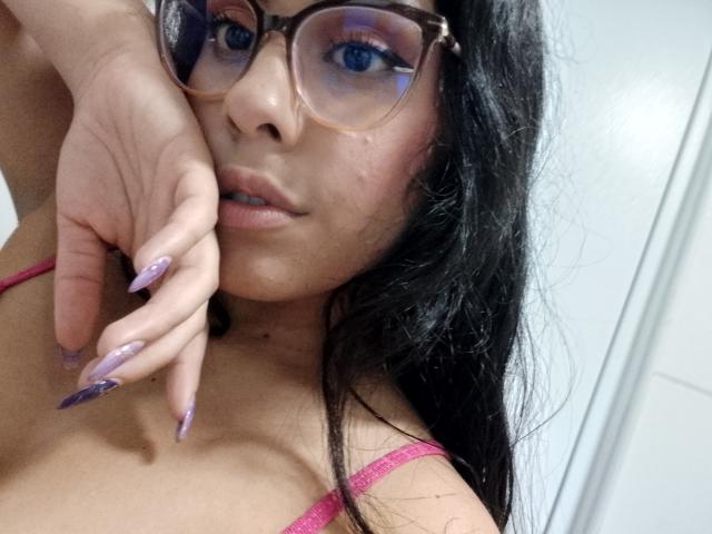 MarilynHills - פורנו בשידור חי ומצלמת סקס - 27952877