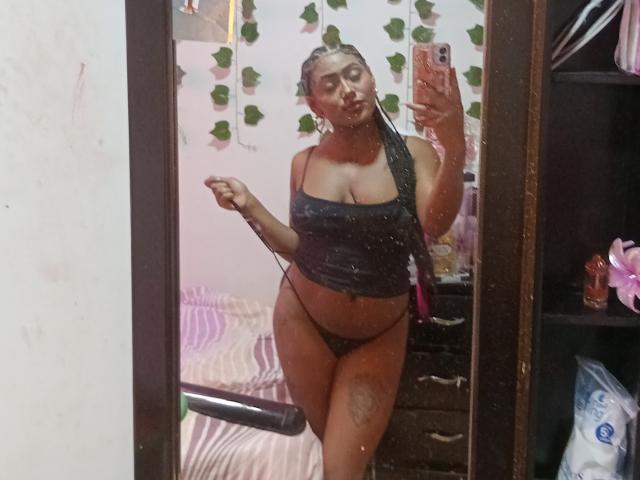 AmberQueeny - פורנו בשידור חי ומצלמת סקס - 27955952