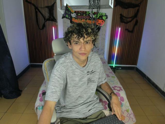 HottLoverForU69 - сексуальная веб-камера в реальном времени - 27958175