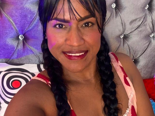 IvannaDuran - Live Sex Cam - 27971351