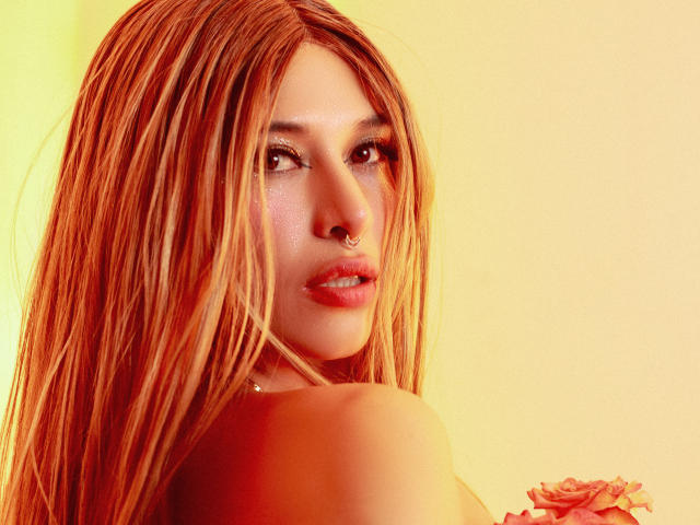 MartinaEvans - Live porn &amp; sex cam - 27971726