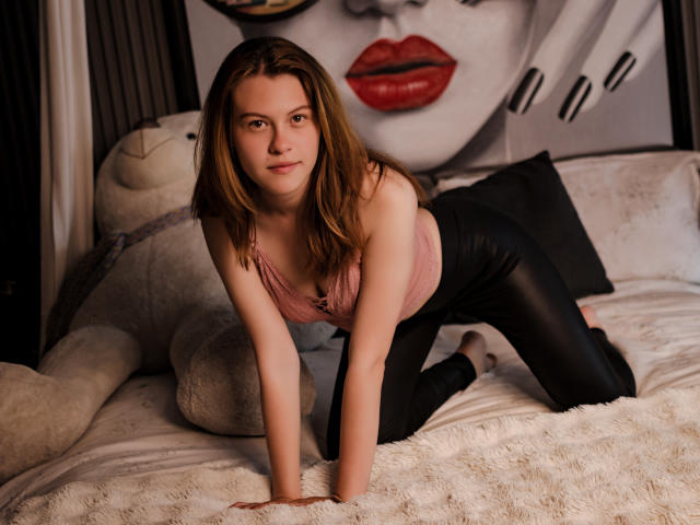 TaylorCarpert - Live porn &amp; sex cam - 27977870