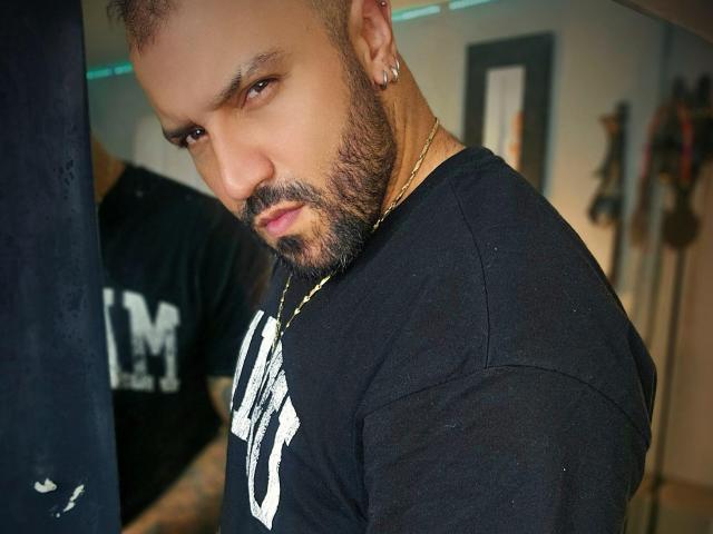 BardoCkroy69 - Élő pornó és szexkamera - 27978326