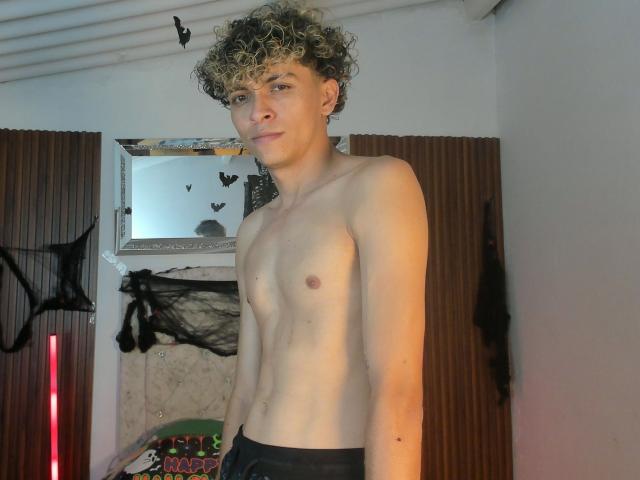 HottLoverForU69 - Live porn &amp; sex cam - 27978785