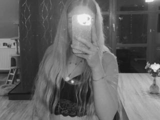 RoyalBlondie-hot - Live Sex Cam - 27984239