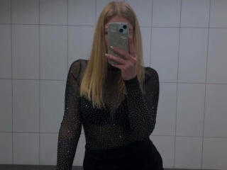 RoyalBlondie-hot - Live porn &amp; sex cam - 27984242