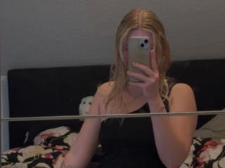 RoyalBlondie-hot - Live porn &amp; sex cam - 27984248