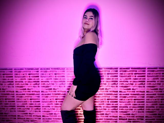 TarahDustin - Live porn &amp; sex cam - 27991277