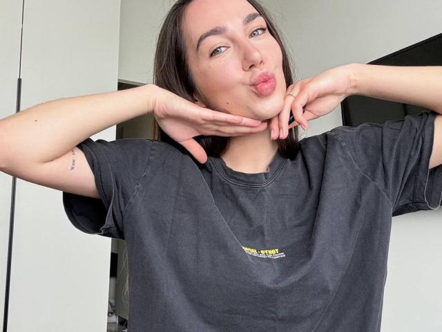 AraiaSheri - פורנו בשידור חי ומצלמת סקס - 27992150