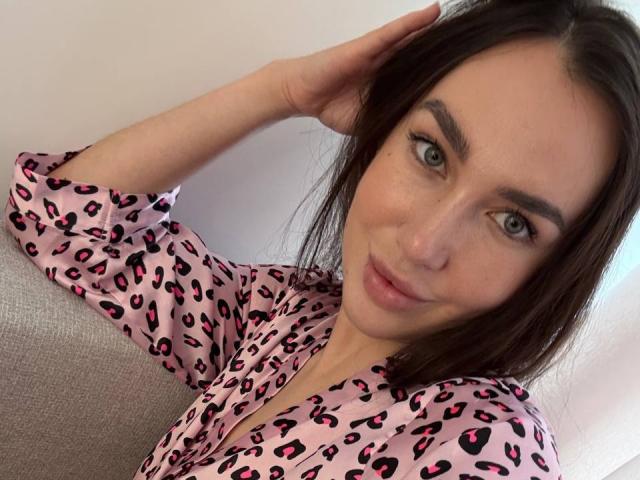 AraiaSheri - Élő pornó és szexkamera - 27992165