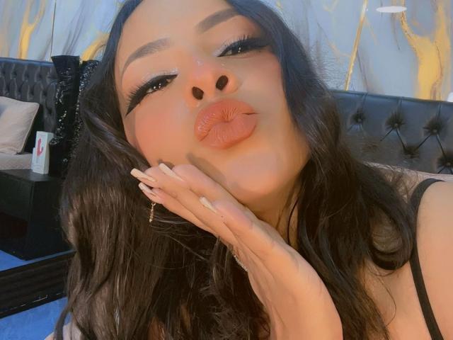 LindaFrancoo - Camera khiêu dâm &amp; quyến rũ trực tiếp - 27995639