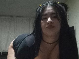 Se dtaljerede oplysninger for ArianithaXox