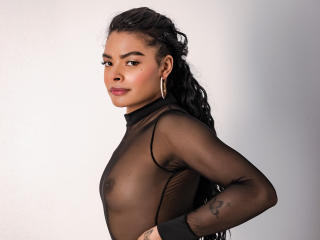 Se dtaljerede oplysninger for EmmaEbony