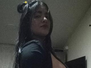 Se dtaljerede oplysninger for ArianithaXox