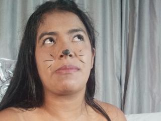 Se dtaljerede oplysninger for ArianithaXox