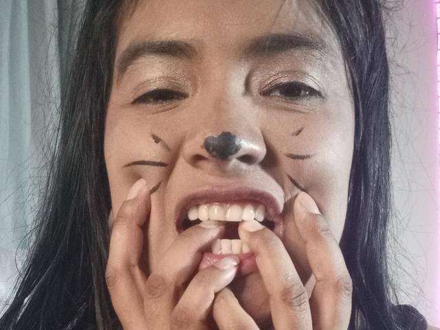 ArianithaXox - Live Sex Cam - 27996581