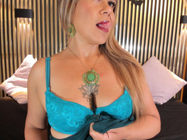 LilithBonneth - Camera khiêu dâm &amp; quyến rũ trực tiếp - 27996602