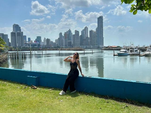 SabrinaDesire - Live porn &amp; sex cam - 27998363