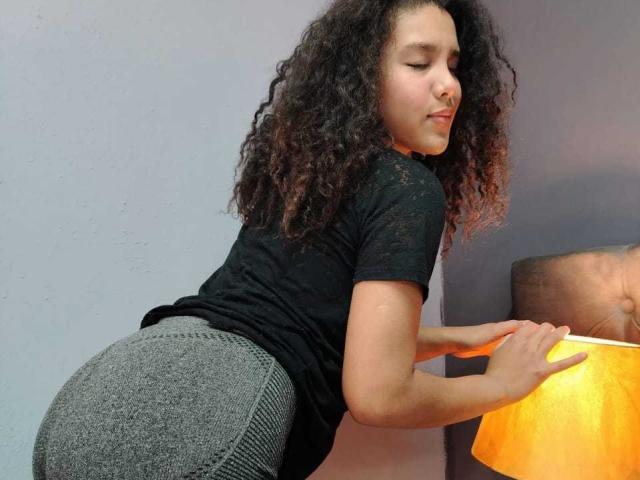 AriaVega - Live sex cam - 28005656