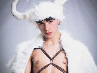 LukeHowlandy - Sexe cam en vivo - 28007636