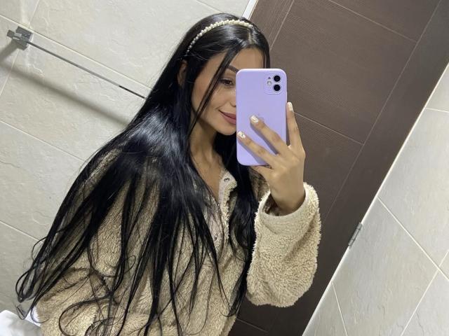 ThaliaCollins - Live porn &amp; sex cam - 28010381