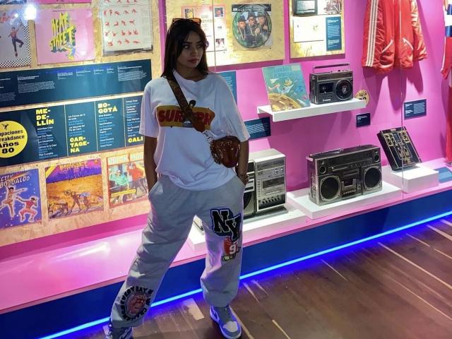 ThaliaCollins - Élő pornó és szexkamera - 28010405