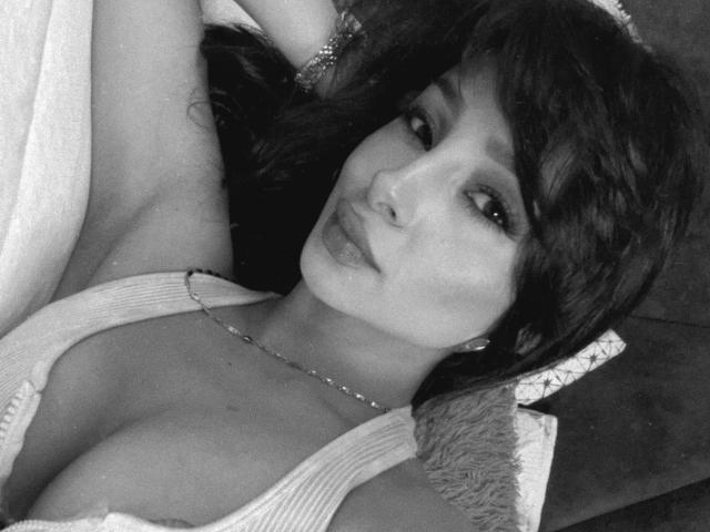 ThaliaCollins - Live porn &amp; sex cam - 28010414