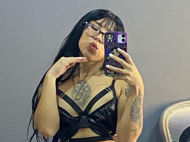 MiaDeLune - Live porn &amp; sex cam - 28011971