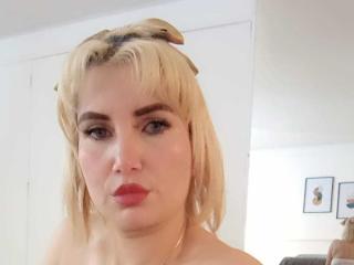 GiuliaAddams - Sexe cam en vivo - 28012973