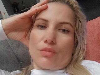 GiuliaAddams - Sexe cam en vivo - 28015172