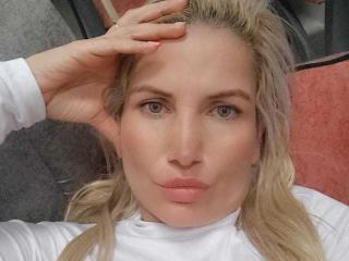 GiuliaAddams - Sexe cam en vivo - 28015178