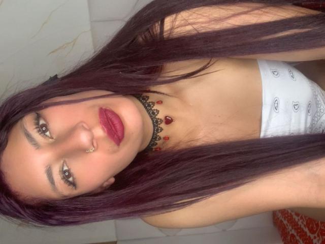 AlisonCold - Live porn &amp; sex cam - 28018442