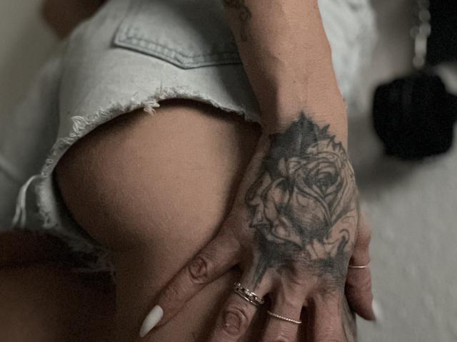 DaneeSoHot - ライブポルノ&amp;セックスカム - 28021052