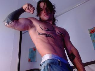 AlexBernal - Live sex cam - 28021457