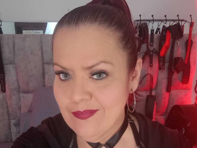 VanesaMoka - Live Sex Cam - 28022225