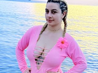 AtheneaRossi - Live porn &amp; sex cam - 28024682