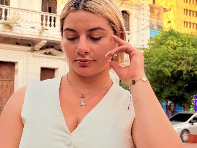 AtheneaRossi - Live porn &amp; sex cam - 28024955