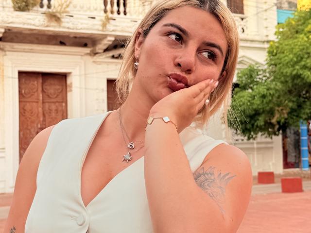 AtheneaRossi - Sexe cam en vivo - 28024970