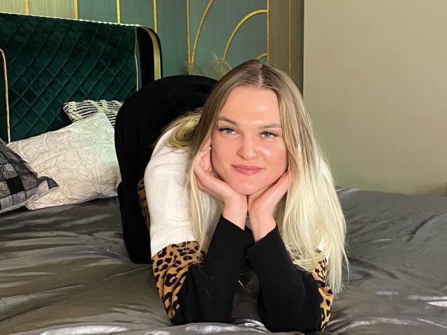 SugarBatty - Live porn &amp; sex cam - 28028651