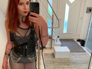 Teufelshelferin-hot - Live porn &amp; sex cam - 28031975