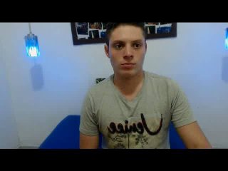 RickyFire - Webcam hot avec un Homme ayant le sexe totalement taillé  